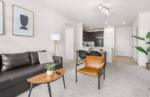 Arlington Apartment | Modern Apt W Gym & Near Metro