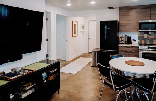 Smithfield House | Modern Apt w/Private Entry & Patio - Mtn Views
