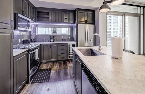 Uptown Apartment | Modern Apt with Amazing Views of Donwtown Dallas