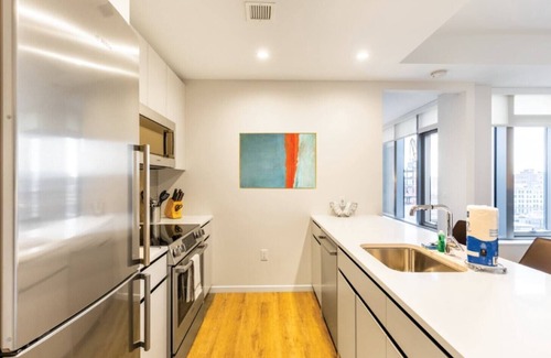 Seaport District Apartment | Modern Apt with City Views and Gym