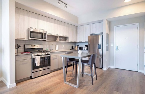 Stamford Apartment | Modern Apt with Harbor Views
