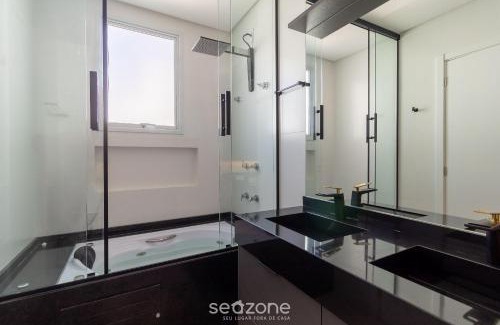 Ingleses Centro Apartment | Modern apt with pool and hot tub! RHL0305