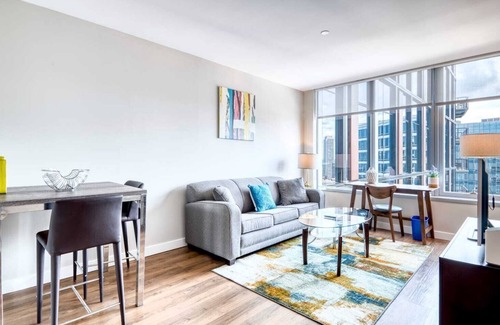 Seaport District Apartment | Modern Apt with Water Views and Gym