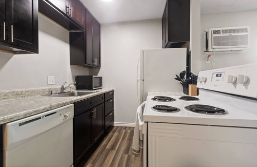 Central Arlington Apartment | Modern Arlington Apartment ⍟ <1mile to AT&T
