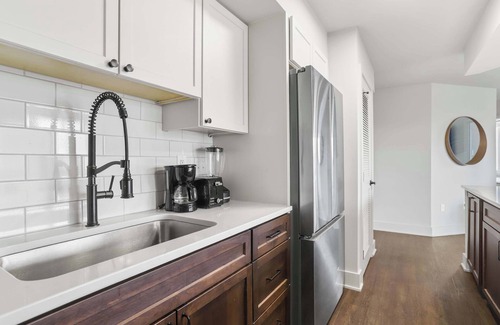 Pentagon City Apartment | Modern Arlington Gem - Stylish Apt with City Views