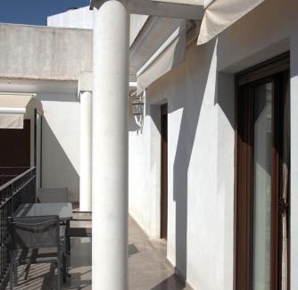 Cruz Roja-Capuchinos Apartment | Modern Atico, Close Macarena/Sevilla center