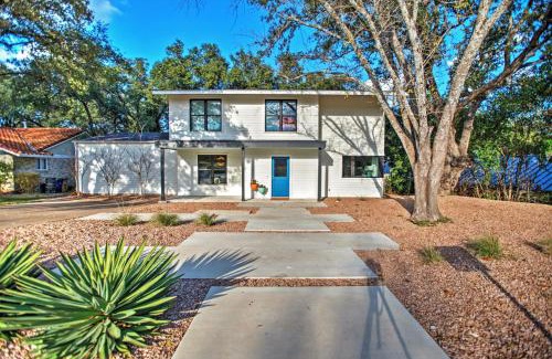 Barton Hills House | Modern Austin Home with Yard about 1 Mi from ACL!