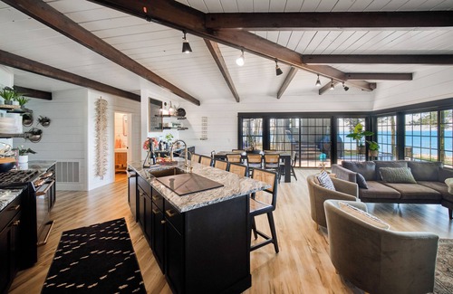 Manistee Cottage | ★Modern Beach House w/Sunset Views/Trails/Golfing/Skiing/Secluded Beach★