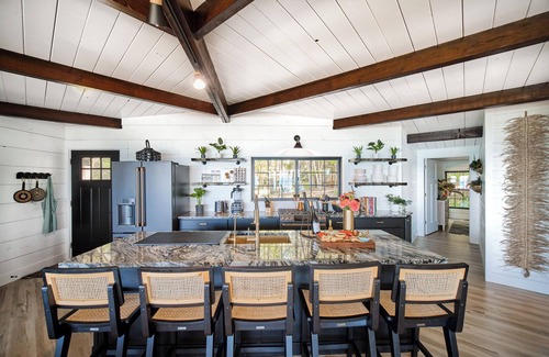 Manistee Cottage | ★Modern Beach House w/Sunset Views/Trails/Golfing/Skiing/Secluded Beach★