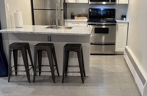 Hull Apartment | Modern Bachelor in downtown Hull