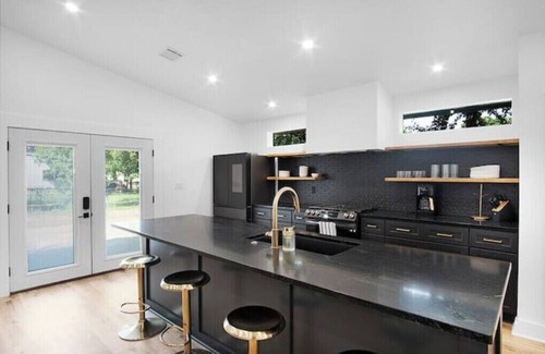 Garden Acres House | Modern Backyard Casita