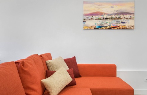 Porta Apartment | Modern Barcelona apartment next to the Metro