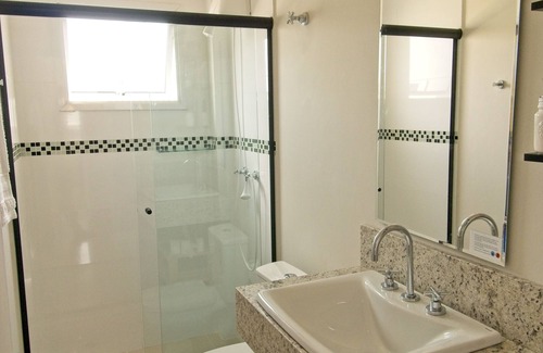 Campina do Siqueira Apartment | Modern Barigui Park apartment with garage