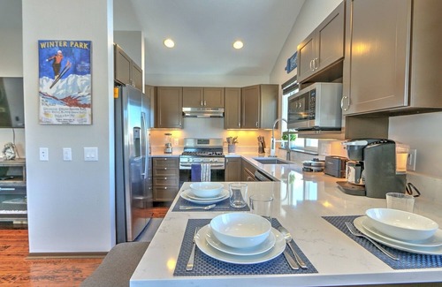 Glenwood Springs Apartment | Modern Barn Apartment w/Fireplace & Grill, MTN Views, Near Town, 6 mi. to Skiing