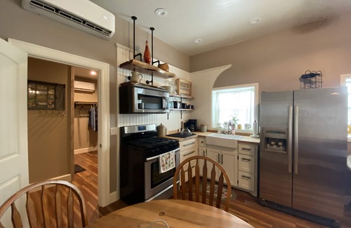 Durant House | Modern Barn Apartment