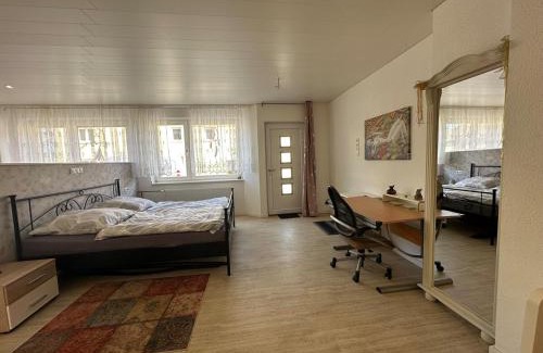Hueckelhoven Apartment | Modern & barrier-free with garden