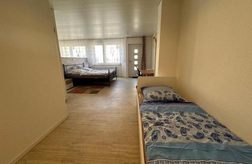 Hueckelhoven Apartment | Modern & barrier-free with garden
