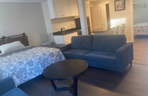 Lilburn House | Modern Basement APT min from Infinite Energy CENTER