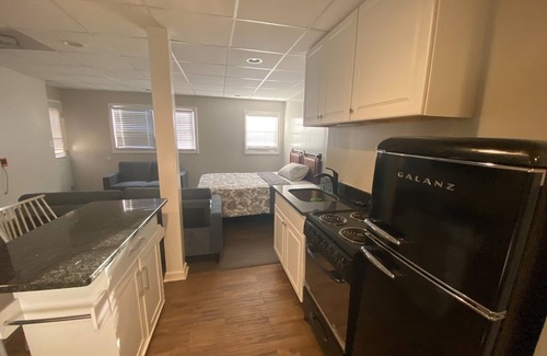 Lilburn House | Modern Basement APT min from Infinite Energy CENTER