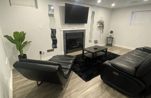 Central Erin Mills Apartment | Modern basment apartment