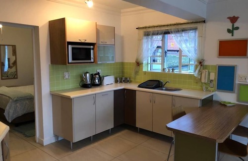 Bluewater Bay Apartment | Modern Beach apartment