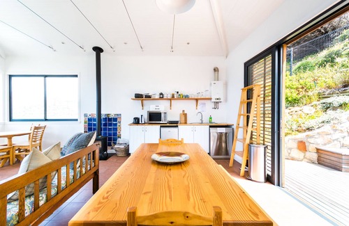 Redhill Apartment | Modern Beach Apartment