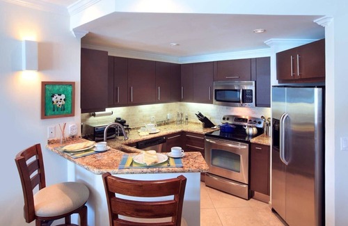 Dover Condo | Modern Beachfront Condo with Pool - Sapphire 209