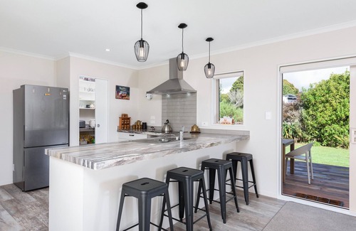 Waihi Beach Cottage | Modern Beach Break - Waihi Beach Holiday Home