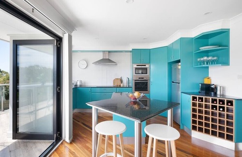 North Avoca House | MODERN BEACH HOME / STUNNING VIEW / GREAT GARDEN