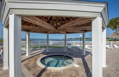 Bayview House | Modern Beach Home - Mins To Beach, Pool, Hot Tub