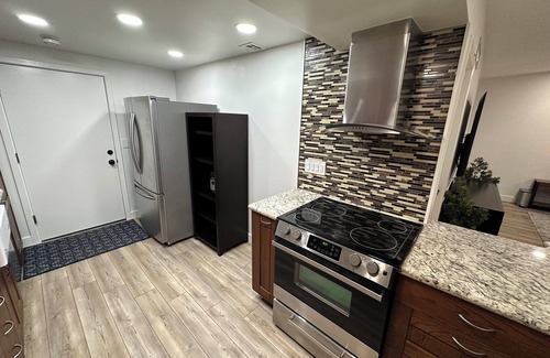 Grantville Condo | Modern Beach Home, Newly Renovated, Shinny Clean.
