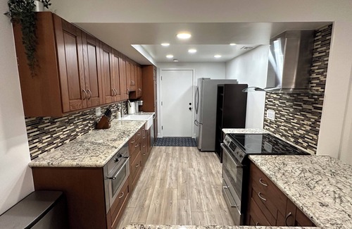 Grantville Condo | Modern Beach Home, Newly Renovated, Shinny Clean.