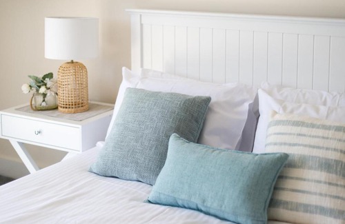 North Avoca House | MODERN BEACH HOME, STUNNING VIEW AND GREAT GARDEN