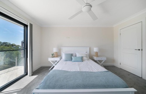 North Avoca House | MODERN BEACH HOME, STUNNING VIEW AND GREAT GARDEN
