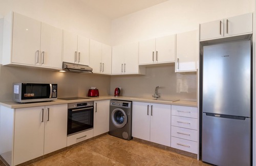 Kissonerga House | Modern Beach House - Private Pool - Private Elevator - Sea Views