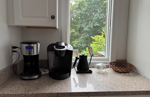 North Eastham House | Modern beach house, steps to private beach, perfect for groups!