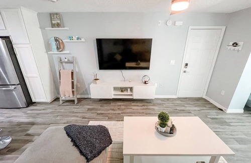 Jacksonville Beach Condo | Modern Beach Condo, a block from the beach