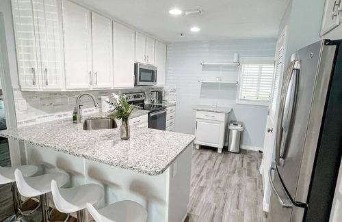 Jacksonville Beach Condo | Modern Beach Condo, a block from the beach