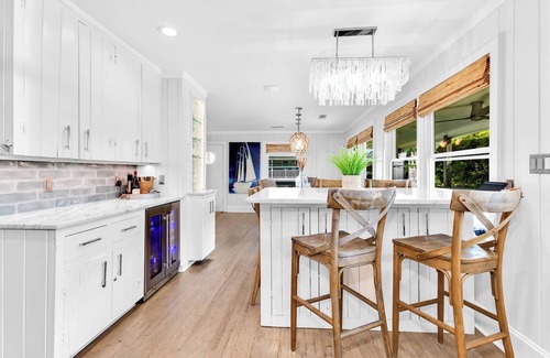 Wrightsville Beach Cottage | Modern Beachy Oasis! Upper Level, Just Steps From the Ocean!