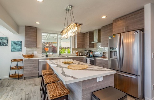 Anahola House | Modern, Beachfront 4 Bdrm - Eastside Retreat with A/C