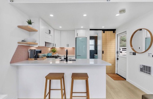 Townsite Cottage | Modern Beachfront Cottage