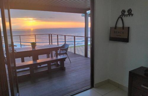 Mtwalume Villa | Modern Beachfront Unit with Breathtaking Seaview's
