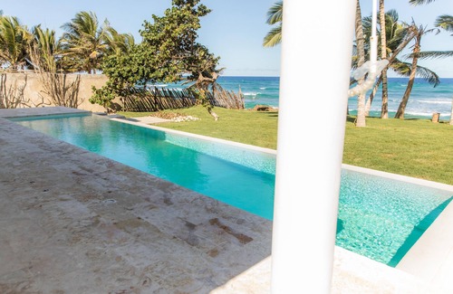 Cabarete Villa | Modern Beachfront Villa with 5 bedrooms - Kite Beach Cabarete
