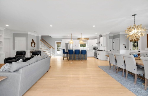 West Dennis House | Modern Beachside Luxury – 4BR Home with Plunge Pool & Pool House