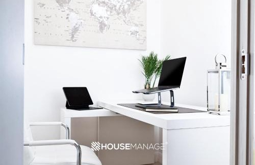 Coulsdon West House | Modern Beautiful 5 bed -Sleeps 13 - Free Parking