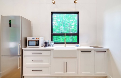 Mancelona Cabin | Modern Bellaire Cabin < 5 Mi to Lake & Slopes!