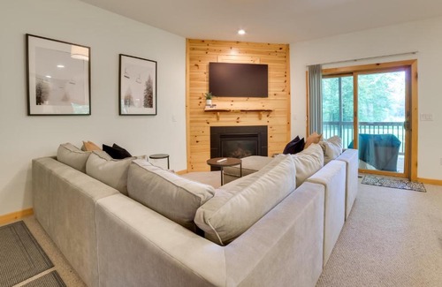 Mancelona Apartment | Modern Bellaire Condo Pool Access, Near Skiing!