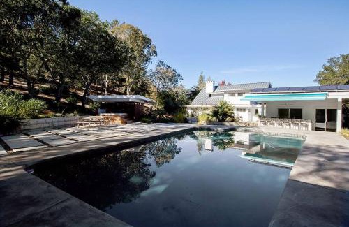Santa Rosa House | Modern Bennett Valley Home with Privacy and Views