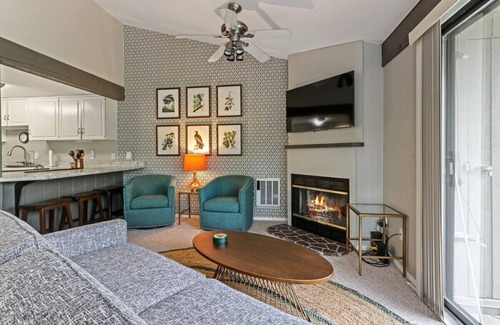 Fontana Condo | Modern Birdhouse Condo at Abbey Springs w/Golf Cart* |Private Beach |Indoor/Outdoor Pool |Clubhouse