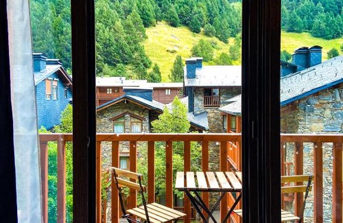 Soldeu Apartment | Modern Black Studio Penthouse En Valle De Incles - Parking Gratis l by BonesVacances